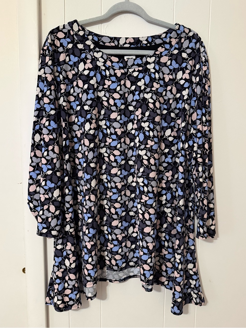 Anne Klein Navy Floral Scoop-Neck Tunic Top - Blue & Pink